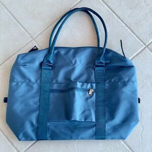 New Great Large Capacity 20”x14”x5” Blue Nylon Travel Duffle Zippered Tote Bag